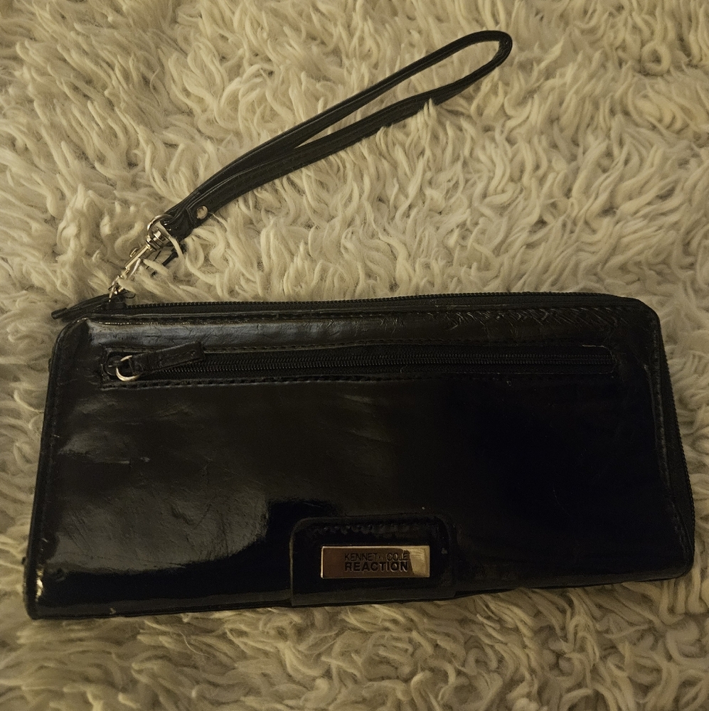 Kenneth Cole Reaction Long Black Patent Leather Money Wallet Wristlet
